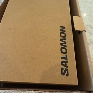 Salomon hikers, athletic shoe! New with tags!!! Womens 9.5 Men’s 10.5 UNISEX